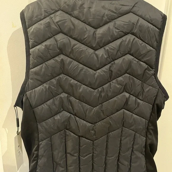 Calvin Klein puffer vest - Picture 3 of 6